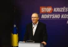 Kryetari i PDK-së, Bedri Hamza mban konferencë për media