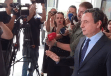 ‘‘Po shkoj në kryeministri’’, Kurti sërish s’u përgjigjet gazetarëve për formimin e institucioneve